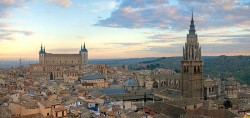 550px-Toledo_Skyline_Panorama,_Spain_-_Dec_2006