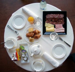 desayuno-buffet-room-service